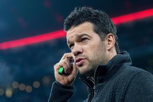 Ballack absolviert Seminar für UEFA-B-Lizenz