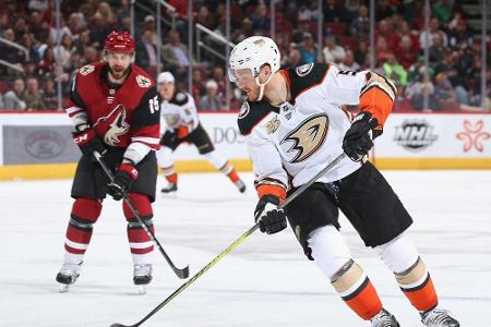 NHL: Nationalspieler Holzer verlängert in Anaheim