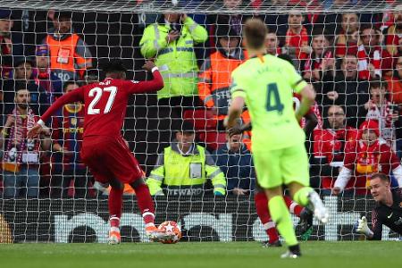 Der Ex-Wolfsburger agierte im Sturmzentrum für den verletzten Roberto Firmino. Begab sich in die Position des klassischen Mi...