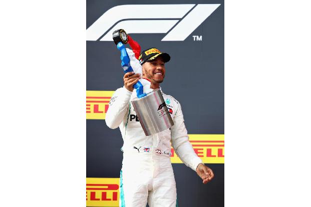 Beim Frankreich-Reboot 2018 steht am Ende Lewis Hamilton ganz oben auf dem Treppchen des Circuit Paul Ricard. Der Mercedes-P...