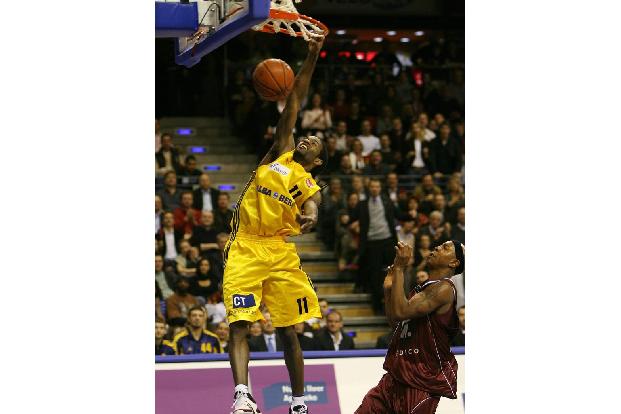 Nach einem 3:1-Sieg gegen die Telekom Baskets Bonn jubelt die Hauptstadt im Jahr 2008 über den Meistertitel. Aufbauspieler J...