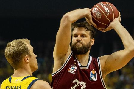 Mit einem 3:2 in der Finalserie gegen ALBA Berlin sicherte sich der FC Bayern München Basketball zum ersten Mal das Double a...