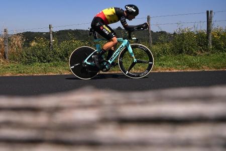 Tour de France: Belgier van Aert bei Einzelzeitfahren schwer gestürzt