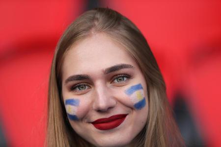 Diese Argentinierin bekennt im Stadion Farbe.