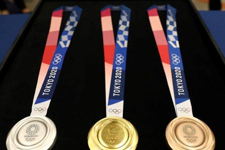Tokio 2020 stellt Medaillen aus Edelschrott vor Tokio 2020 stellt Medaillen aus Edelschrott vor