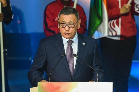 Umstrittener Boxpräsident Rachimow tritt offiziell zurück Umstrittener Boxpräsident Rachimow tritt offiziell zurück