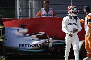 Hamilton bei spektakulärem Unfall im Training unverletzt