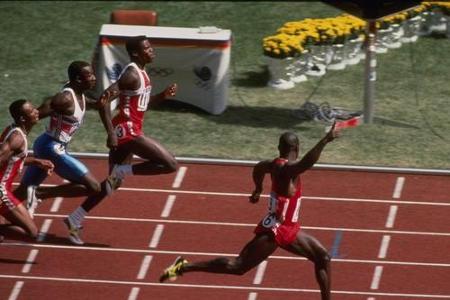'Die Goldmedaille ist etwas, das dir niemand wegnehmen kann', sagte Sprinter Ben Johnson, nachdem er 1988 bei den Olympische...