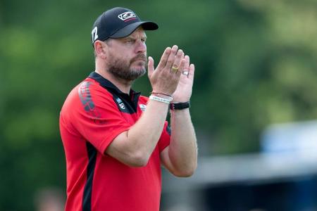 Paderborn verlängert mit Trainer Baumgart Paderborn verlängert mit Trainer Baumgart
