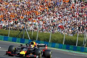 Verstappen gewinnt den Start - Hamilton Zweiter