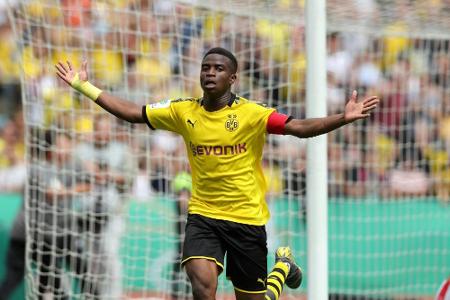 BVB-Ausnahmetalent Moukoko mit Hattrick in acht Minuten BVB-Ausnahmetalent Moukoko mit Hattrick in acht Minuten
