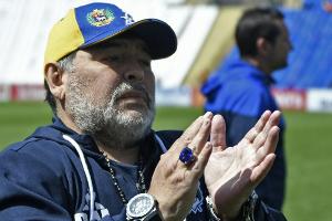 Nach drei Niederlagen zum Start: Maradona feiert ersten Sieg mit La Plata