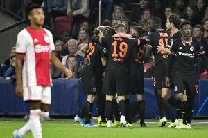 Joker Batshuayi schießt Chelsea zu Sieg in Amsterdam