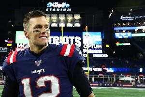 Brady überholt Manning bei Sieg der Patriots - Johnson verletzt ausgewechselt