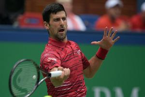 Shanghai: Titelverteidiger Djokovic scheitert im Viertelfinale an Tsitsipas