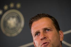 Bierhoff lobt junge Spieler - Sane-Wechsel würde Bundesliga "guttun"