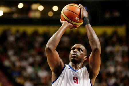 Zurück für einen Tag: Deng beendet Karriere als Bulls-Spieler Zurück für einen Tag: Deng beendet Karriere als Bulls-Spieler