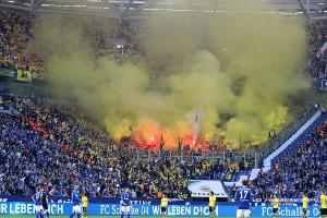 Revierderby: BVB-Fans zünden Pyrotechnik im Stadion