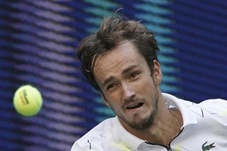 Medwedew ringt Wawrinka nieder und erreicht erstes Grand-Slam-Halbfinale Medwedew ringt Wawrinka nieder und erreicht erstes Grand-Slam-Halbfinale