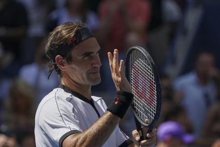 US Open: Federer locker weiter, Williams mit Schrecksekunde