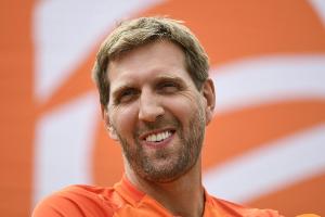 Hoeneß rollt Nowitzki den roten Teppich aus