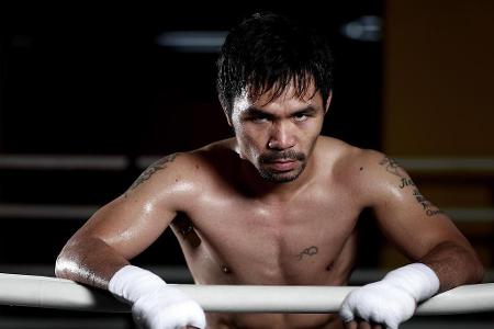 Der Philippiner wurde als einziger Weltmeister in sieben verschiedenen Gewichtsklassen. Der aggressive Offensivboxer wurde u...
