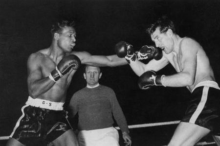 Robinson wurde 1946 Weltmeister im Weltergewicht und im Laufe seiner Karriere fünfmal Weltmeister im Mittelgewicht. Zwischen...