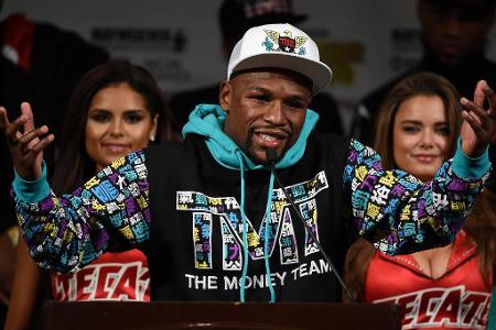 Mit seiner Weltrekordbilanz von 50 Kämpfen und 50 Siegen gehört Mayweather zu den Größten des Sports. 'Money' wurde Champion...