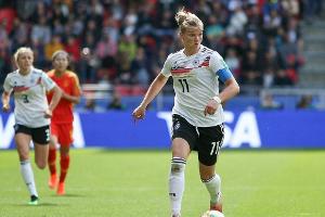 Popp wünscht sich Engagement von BVB und Co.: "Würde dem Frauenfußball gut tun"