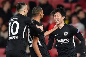 Dank Kamada: Frankfurt dicht vor Einzug in die K.o.-Runde