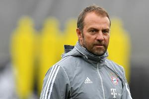 Flick kündigt an: Martinez und Müller spielen