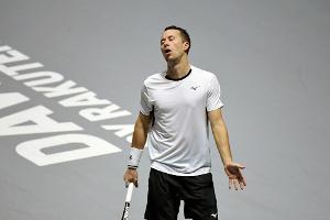 Kohlschreiber verliert: Deutschland im Davis-Cup-Viertelfinale hinten
