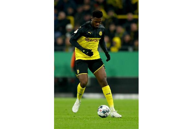 Lediglich ein Spiel über 90 Minuten bestritt Zagadou in dieser Saison. Selbst bei akuten Abwehrproblemen vertraut BVB-Traine...