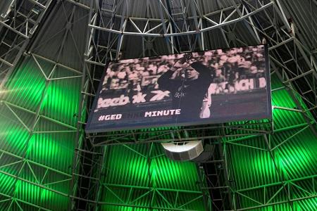 Gedenkminute für Enke vor EM-Qualifikationsspiel Gedenkminute für Enke vor EM-Qualifikationsspiel