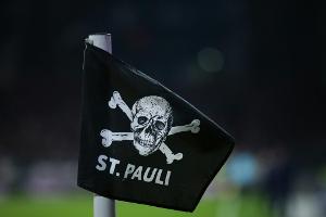 15 Verletzte - St. Pauli mit Notelf nach Aue