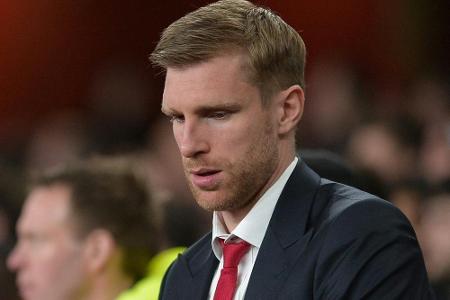 England: Mertesacker erlebt enttäuschendes Debüt als Co-Trainer