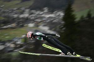Geiger zur Halbzeit Dritter  - Eisenbichler ausgeschieden