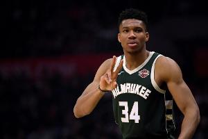 NBA: "Greek Freak" lässt James und Davis abprallen