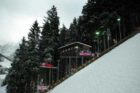 Starker Föhn: Skisprung-Qualifikation in Engelberg abgesagt Starker Föhn: Skisprung-Qualifikation in Engelberg abgesagt