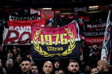 Medien: Milan-Fan nach Streit um Spieler-Hose verletzt Medien: Milan-Fan nach Streit um Spieler-Hose verletzt