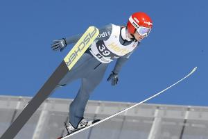 Althaus fliegt in Klingenthal auf Platz drei - Premierensieg für Hölzl