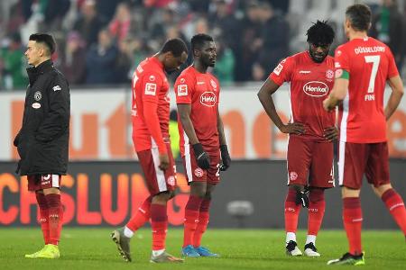 Total: 478.500 | Facebook: 217.850 | Twitter: 163.550 | Instagram: 85.800