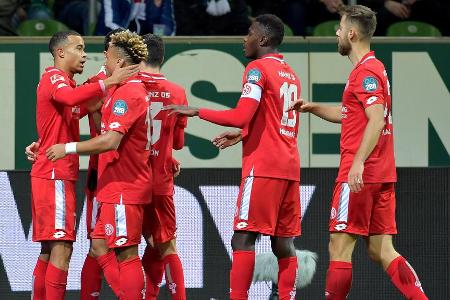 Total: 725.650 | Facebook: 432.800 | Twitter: 187.850 | Instagram: 105.000