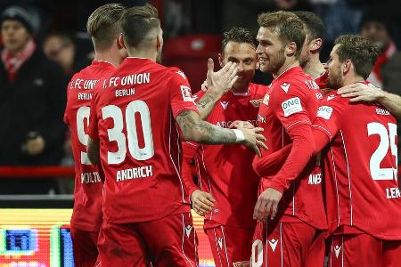 Total: 379.100 | Facebook: 148.650 | Twitter: 144.650 | Instagram: 97.100