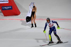 Straßer 13. in Schladming - Flitzerin sorgt für Wirbel
