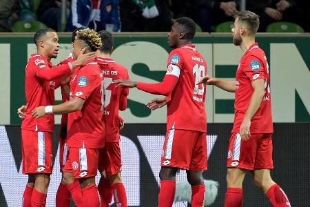 Trotz der prekären Situation vertrauen Sportchef Rouven Schröder und Trainer Achim Beierlorzer der Mannschaft. 'Unser Ziel i...