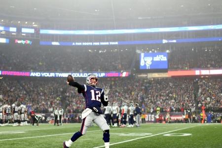 NFL: Patriots gescheitert - Brady lässt Zukunft offen NFL: Patriots gescheitert - Brady lässt Zukunft offen