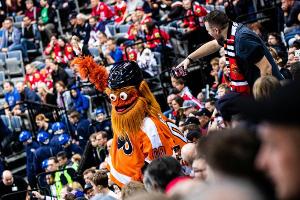 Zugeschlagen? Anzeige gegen NHL-Fanliebling "Gritty"