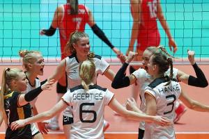 Olympia-Quali: Volleyballerinnen stehen im Halbfinale