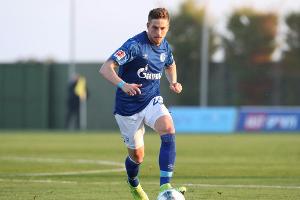 Schalke verlängert mit Oczipka bis 2023